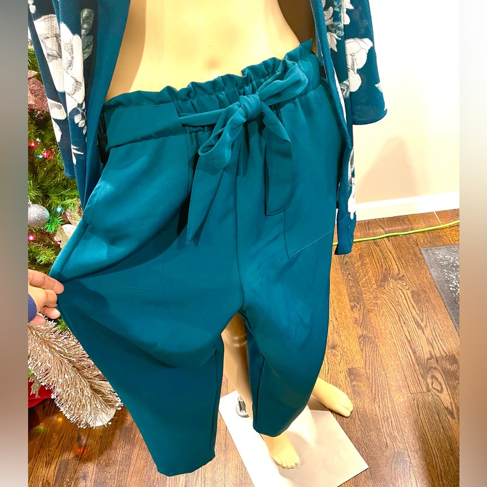 Green pants ( front bow) size L